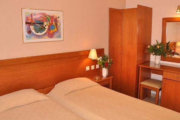 Hotel Bretagne (Corfu)